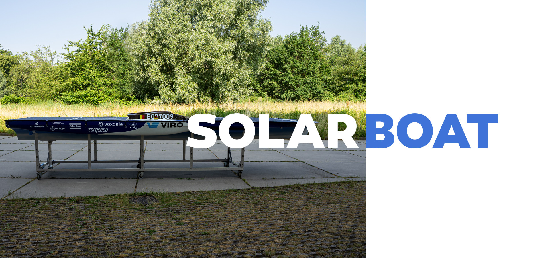 een solar-boat op een trailer